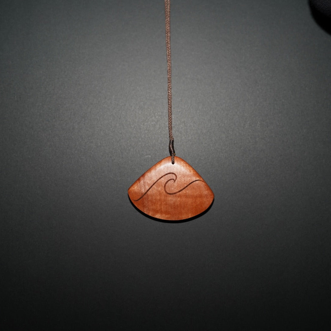 Pipi Shell Wave Pendant 2