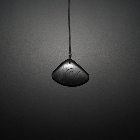 Pipi Shell Wave Pendant