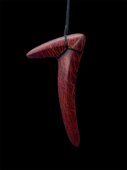 Hunting Boomerang Pendant (TrellMit)