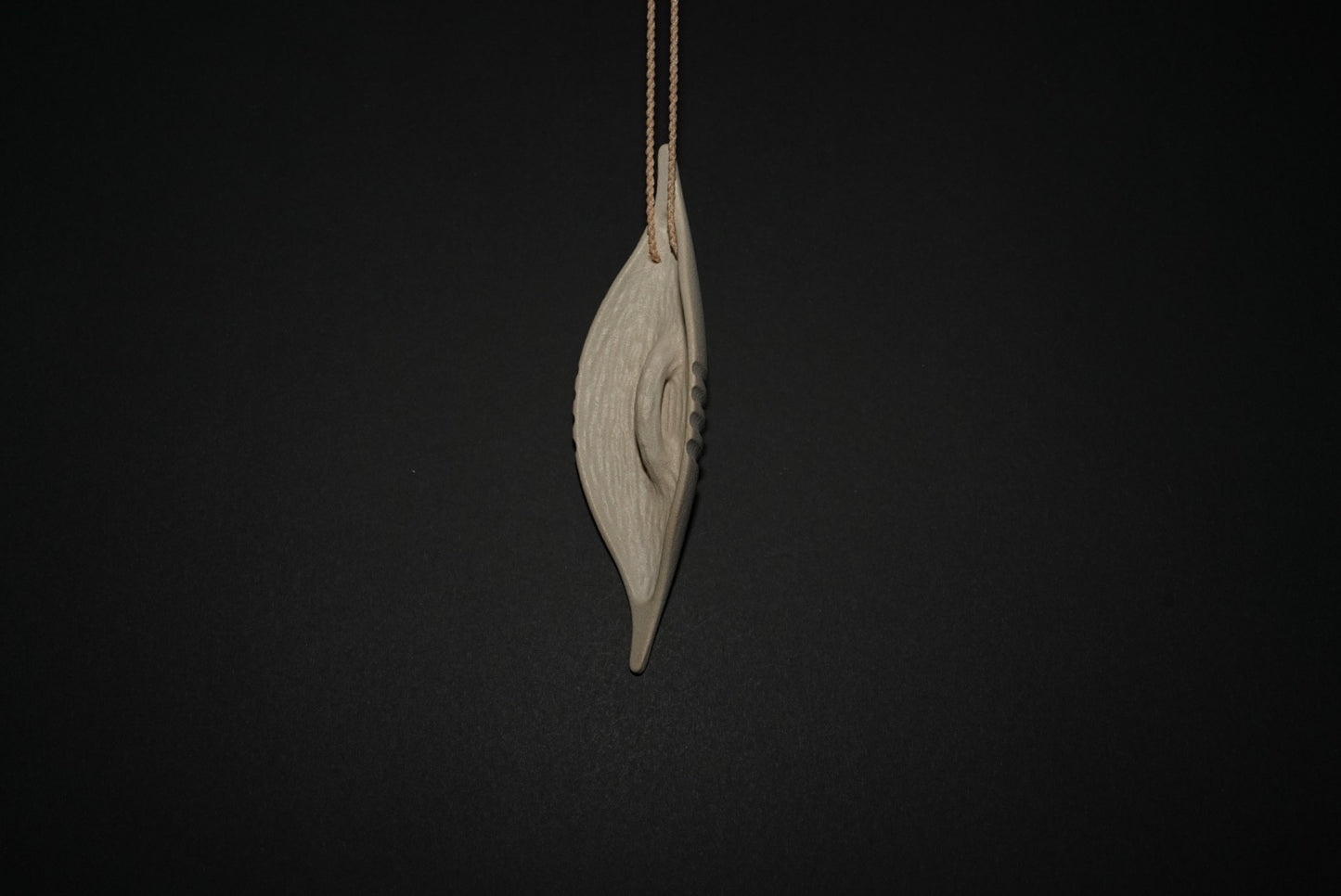 Large Fluted Broad Shield